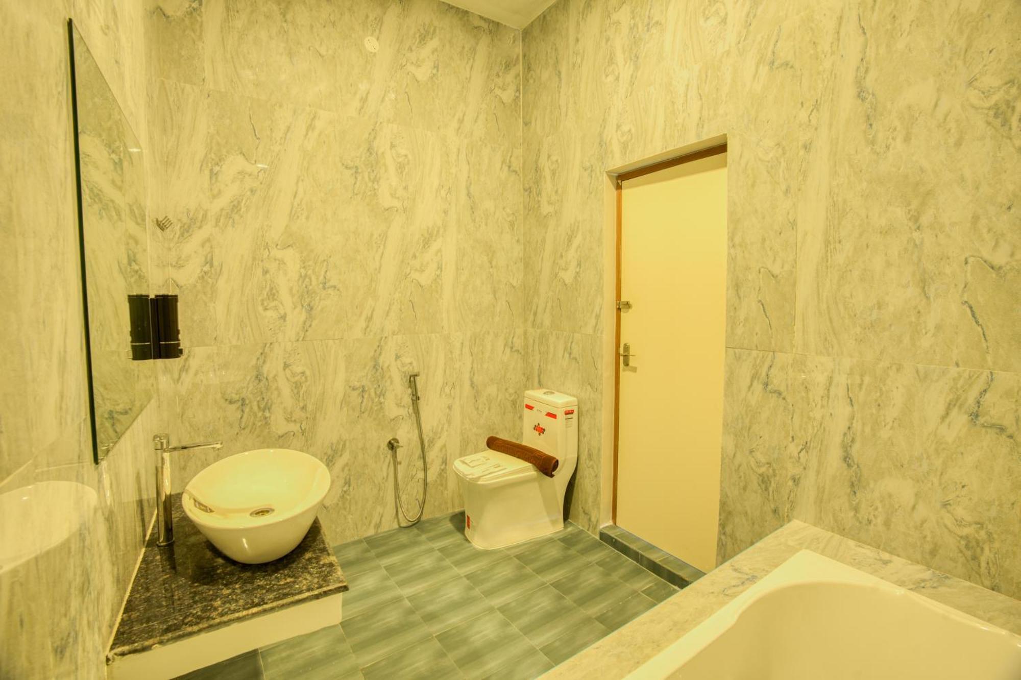 Seaborne Beach Resort Ауровиль Экстерьер фото
