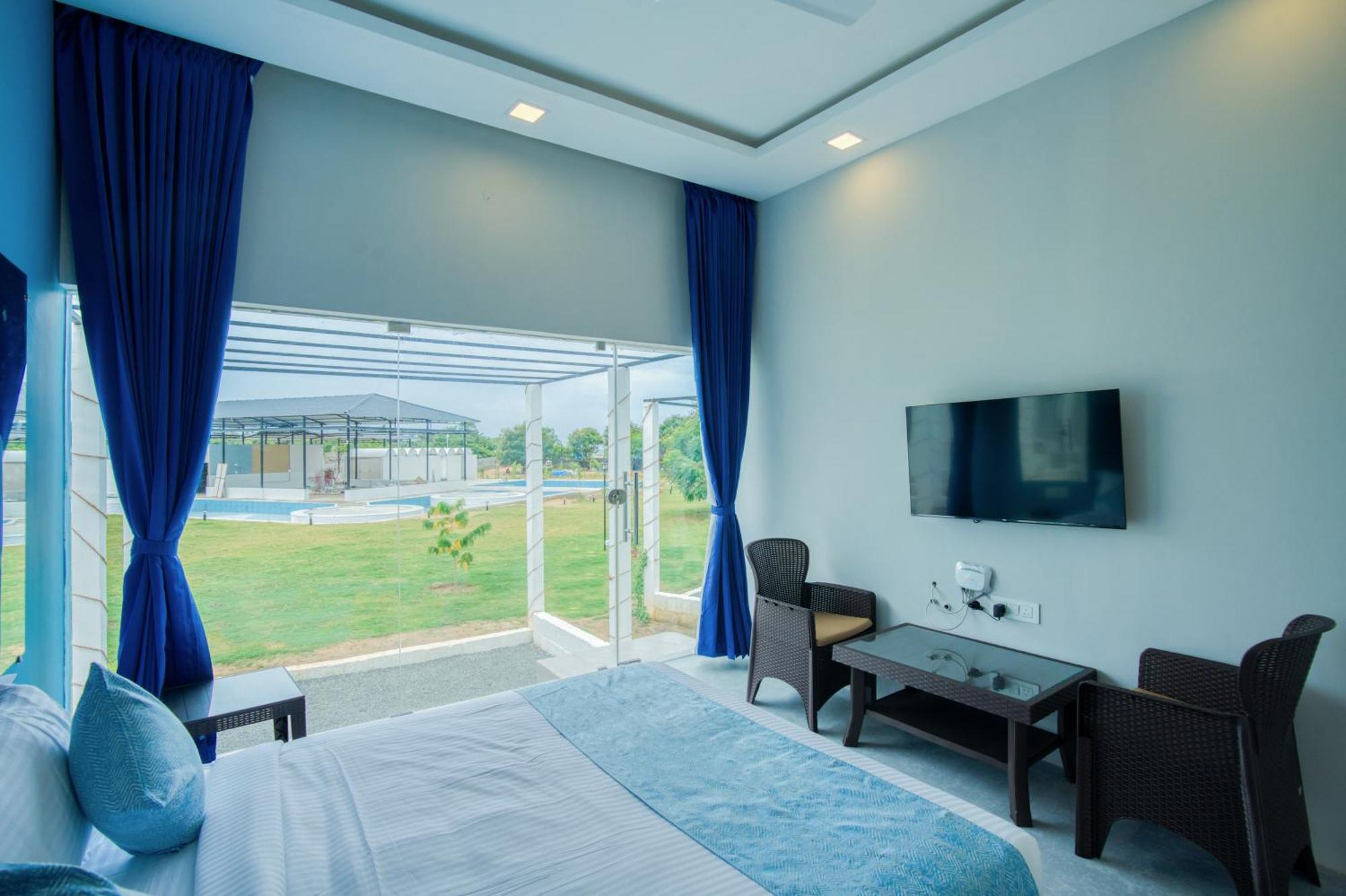 Seaborne Beach Resort Ауровиль Экстерьер фото